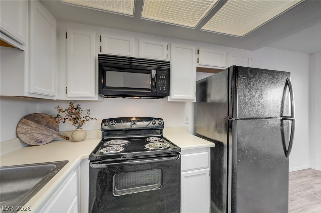 332 South Buffalo Drive 202