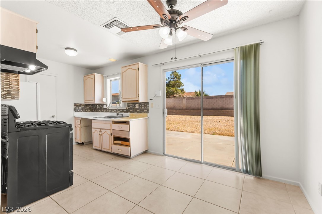 3686 Longfellow Street