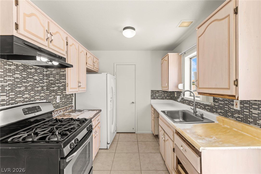 3686 Longfellow Street