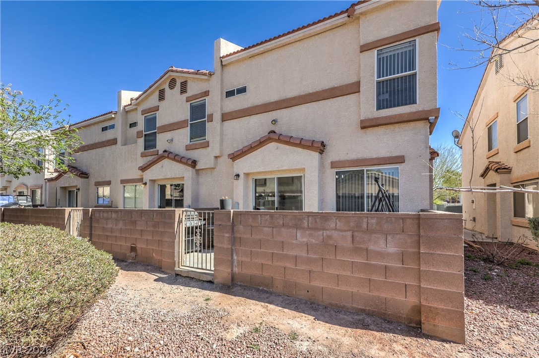 3301 Cheyenne Gardens Way