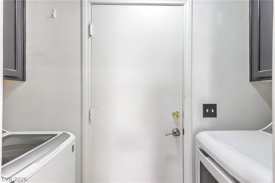 3301 Cheyenne Gardens Way