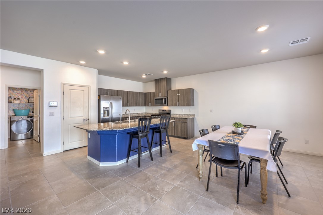 3816 Corellia Avenue