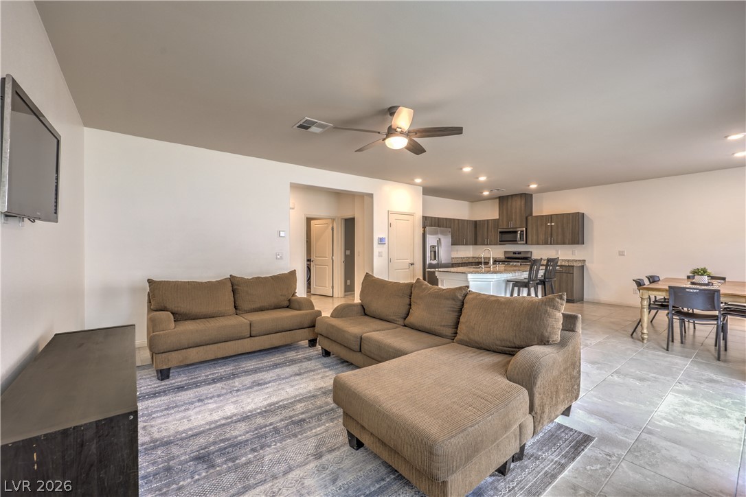 3816 Corellia Avenue