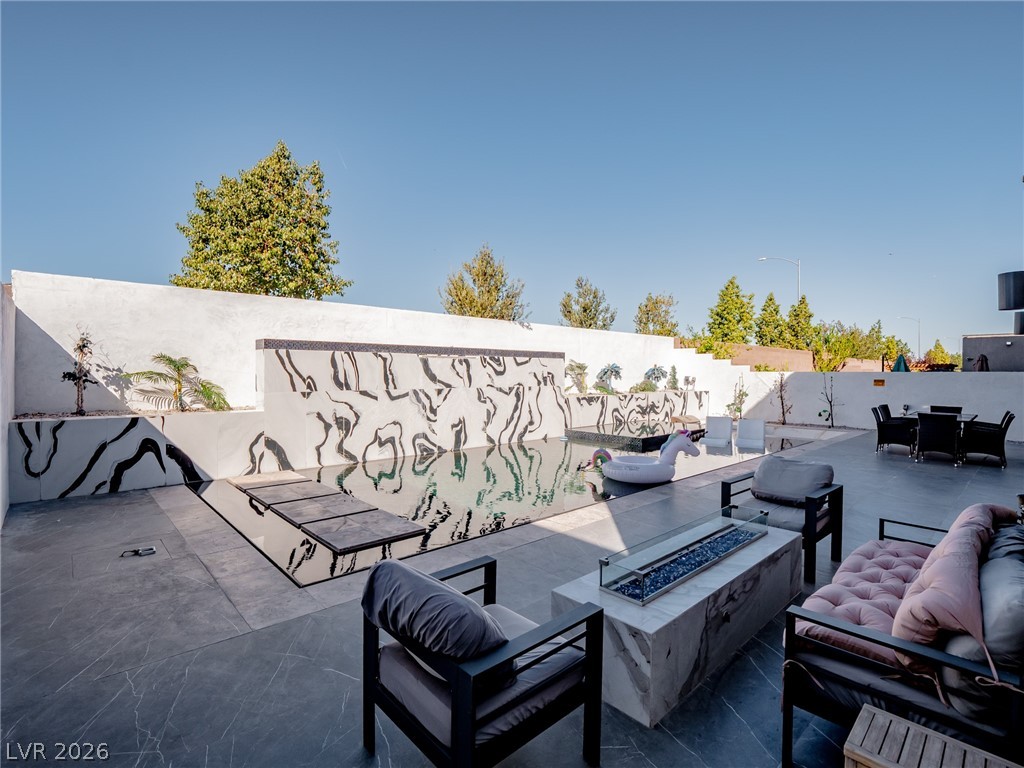 8485 Iron Heart Lane