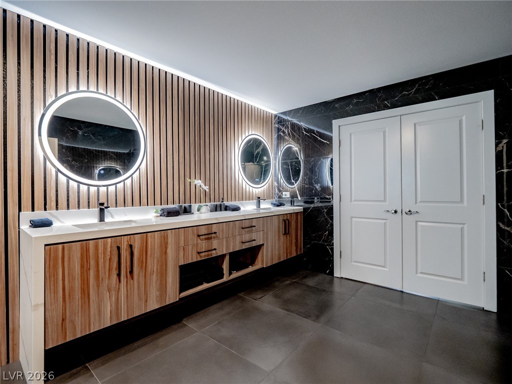 8485 Iron Heart Lane