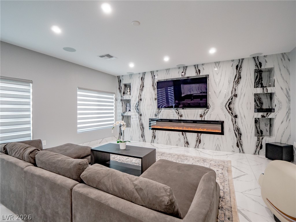 8485 Iron Heart Lane