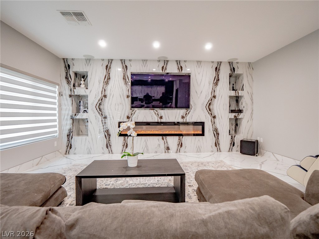 8485 Iron Heart Lane