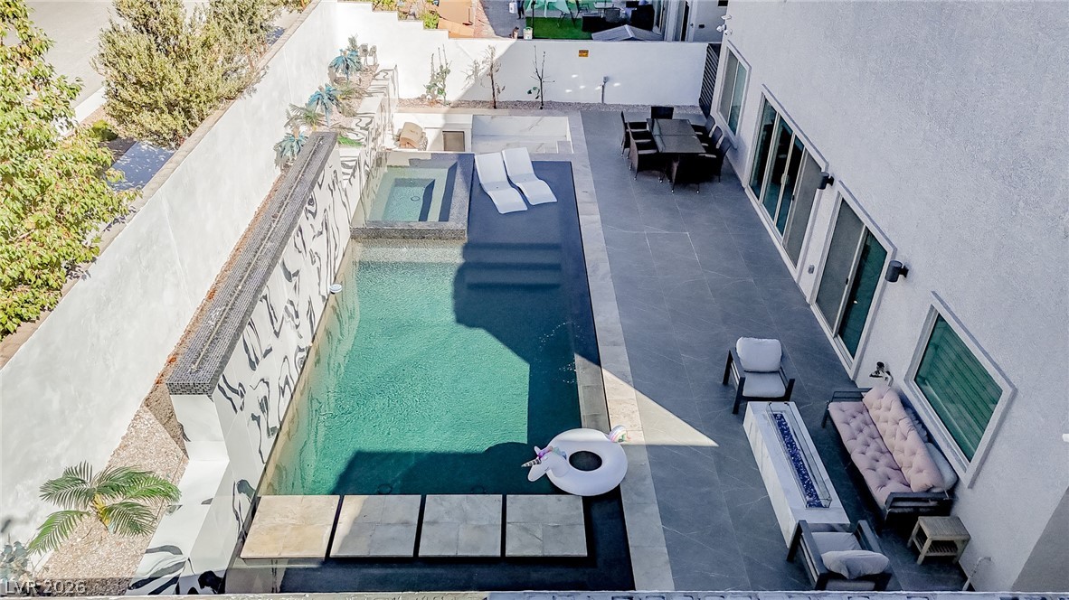 8485 Iron Heart Lane