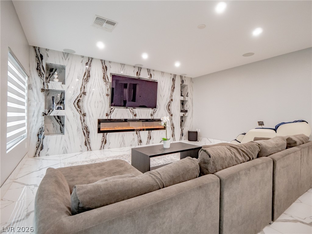 8485 Iron Heart Lane