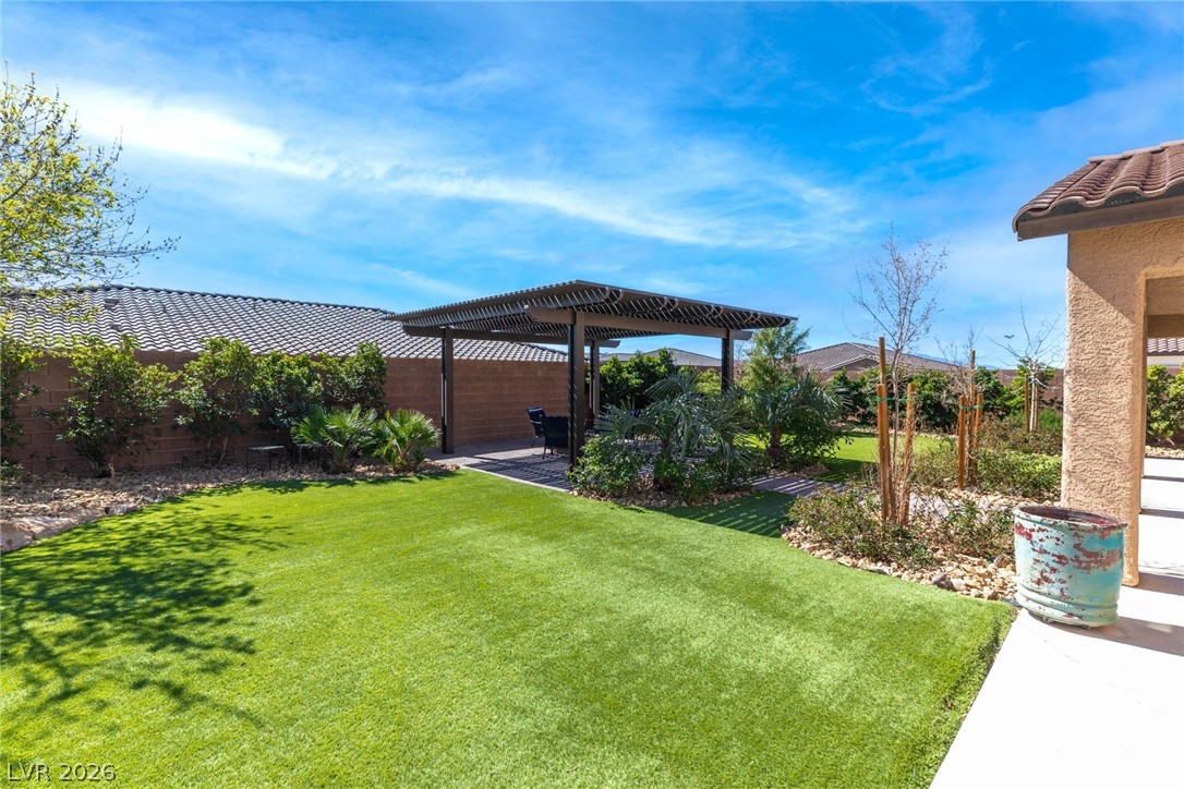 5761 East Badlands Lane