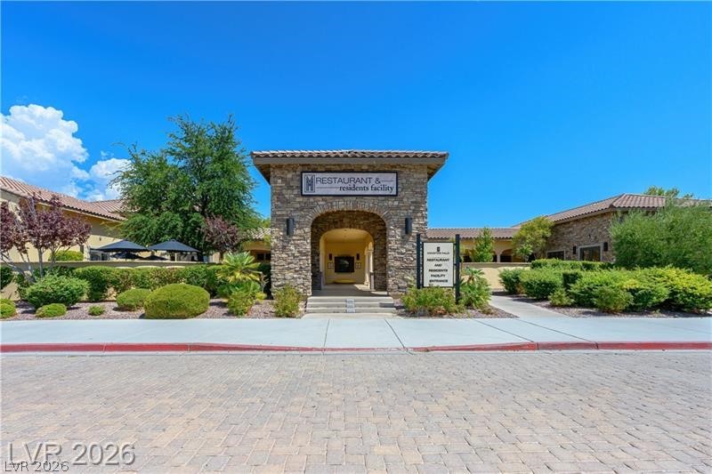 5761 East Badlands Lane