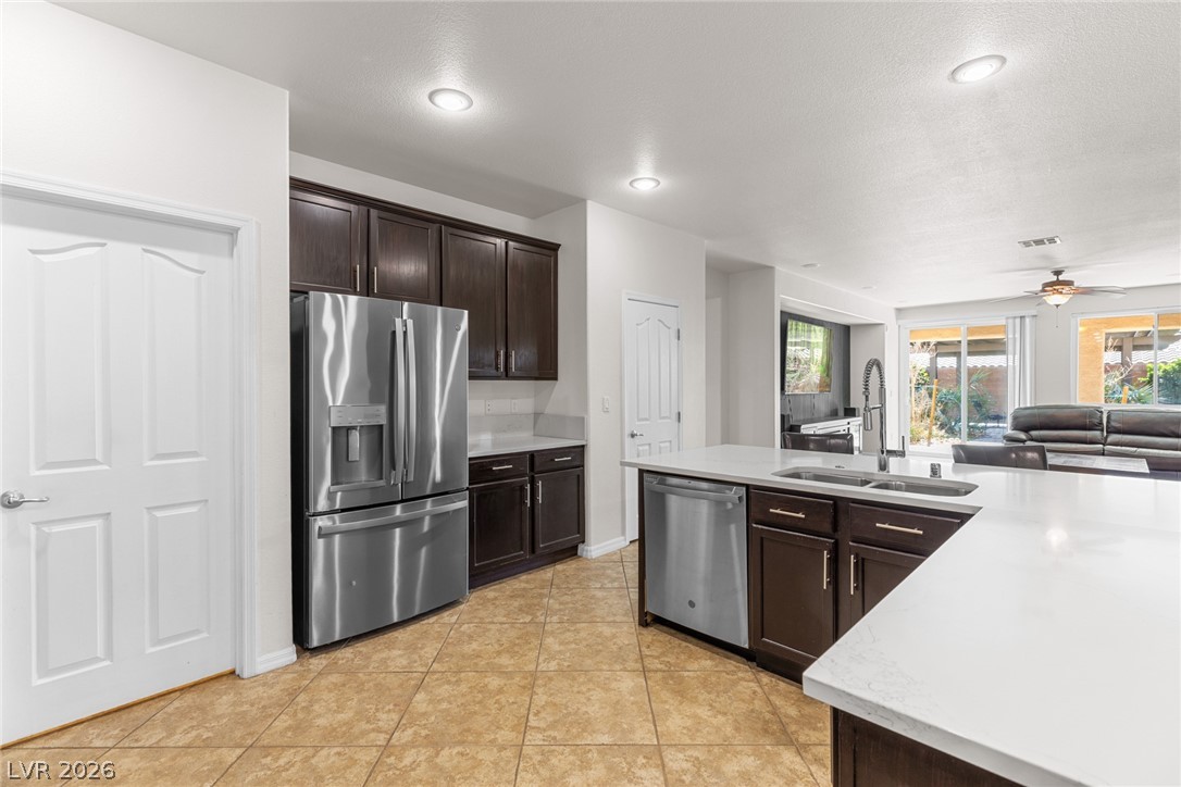 5761 East Badlands Lane