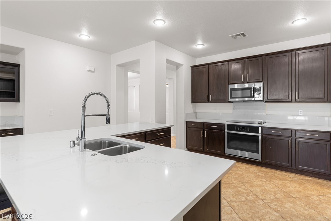 5761 East Badlands Lane