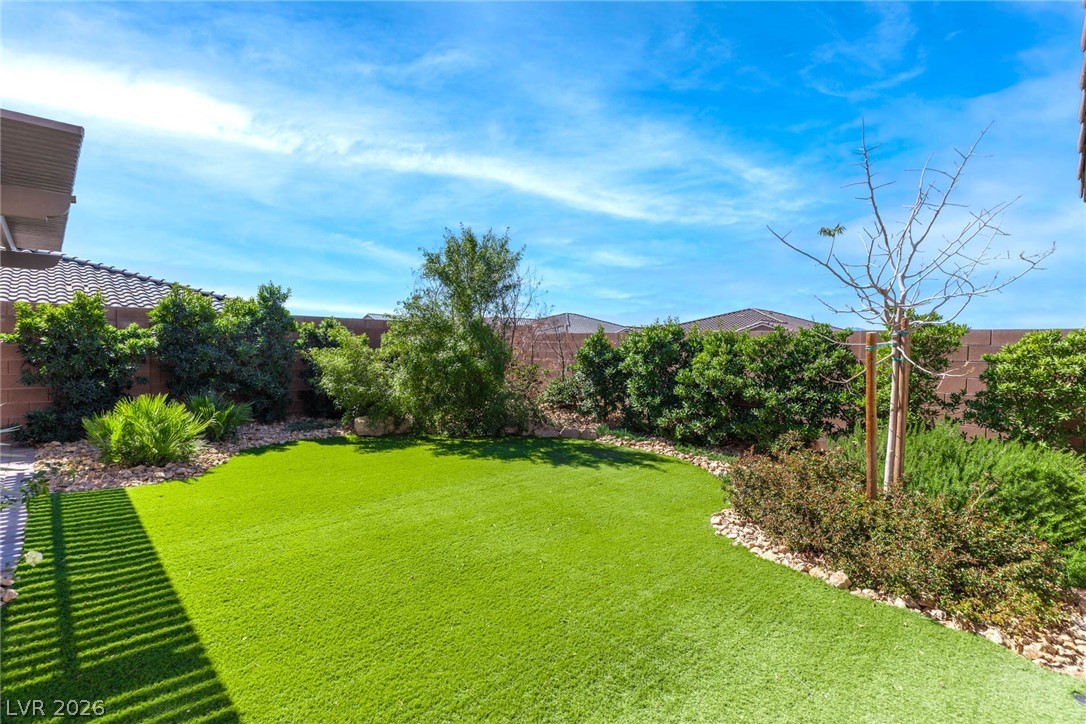 5761 East Badlands Lane