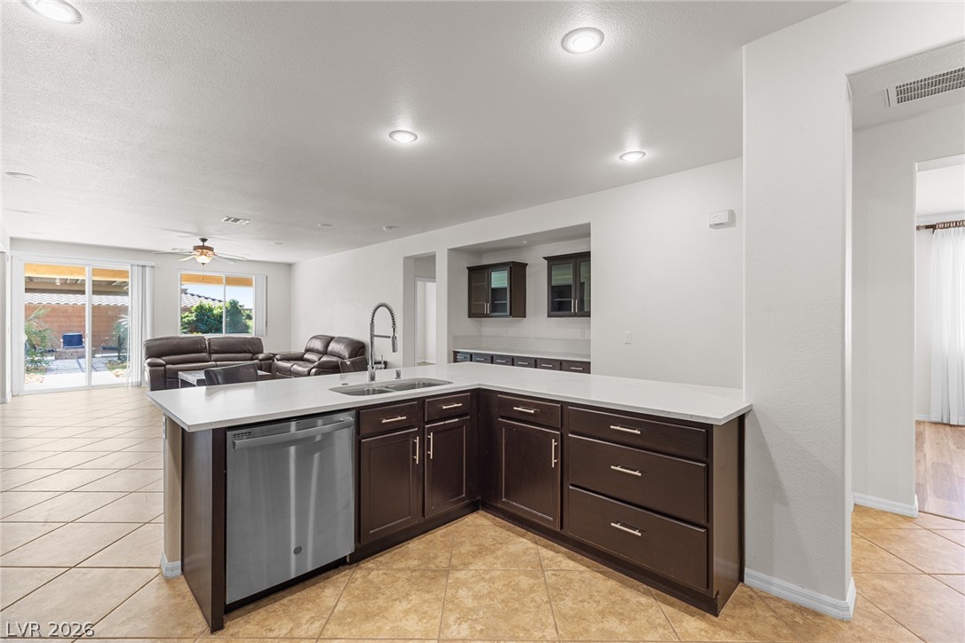 5761 East Badlands Lane