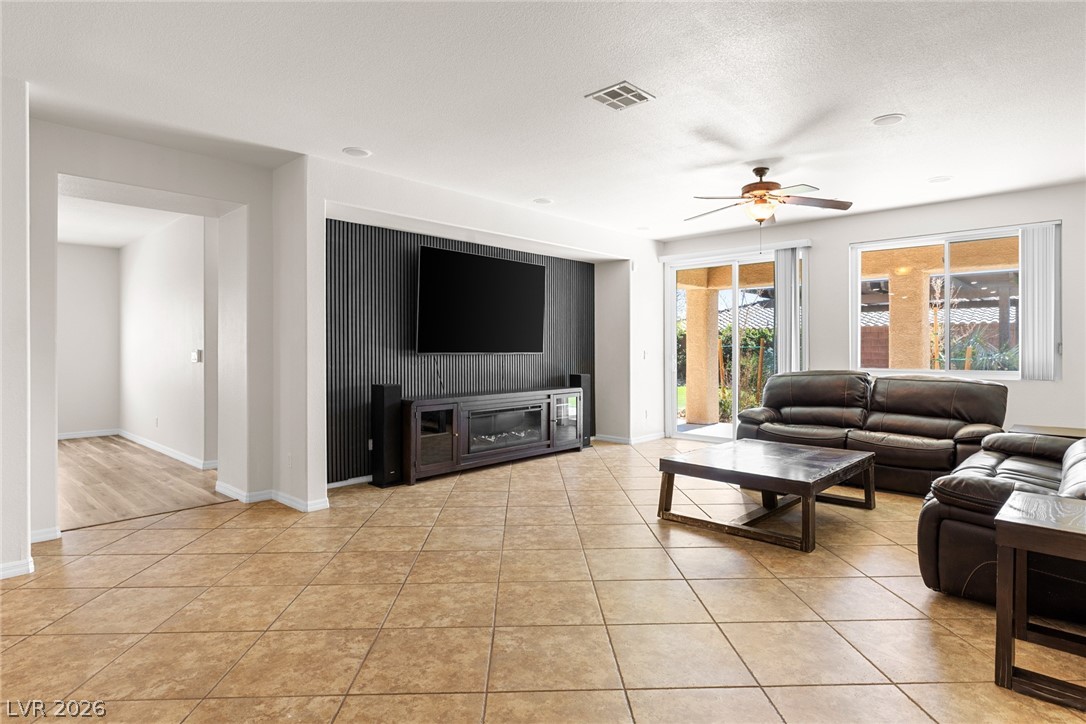 5761 East Badlands Lane