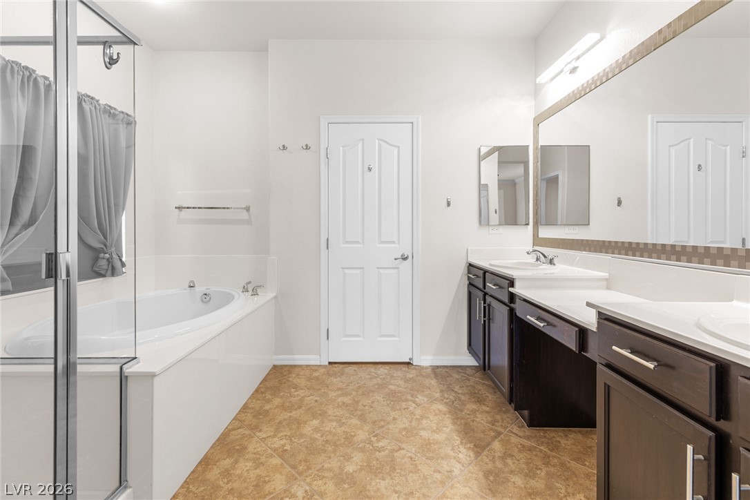 5761 East Badlands Lane