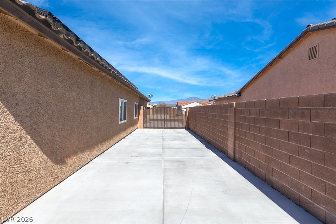 5761 East Badlands Lane