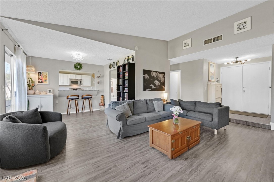 6808 Selkirk Circle