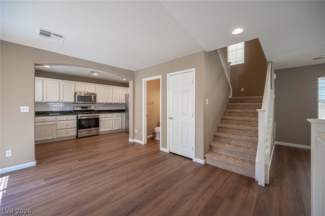 8940 Jennifer Anne Avenue