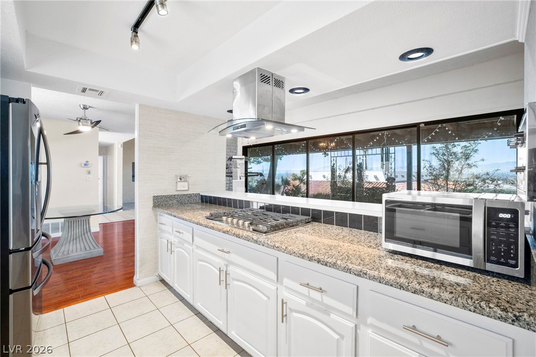 6744 Mountridge Drive