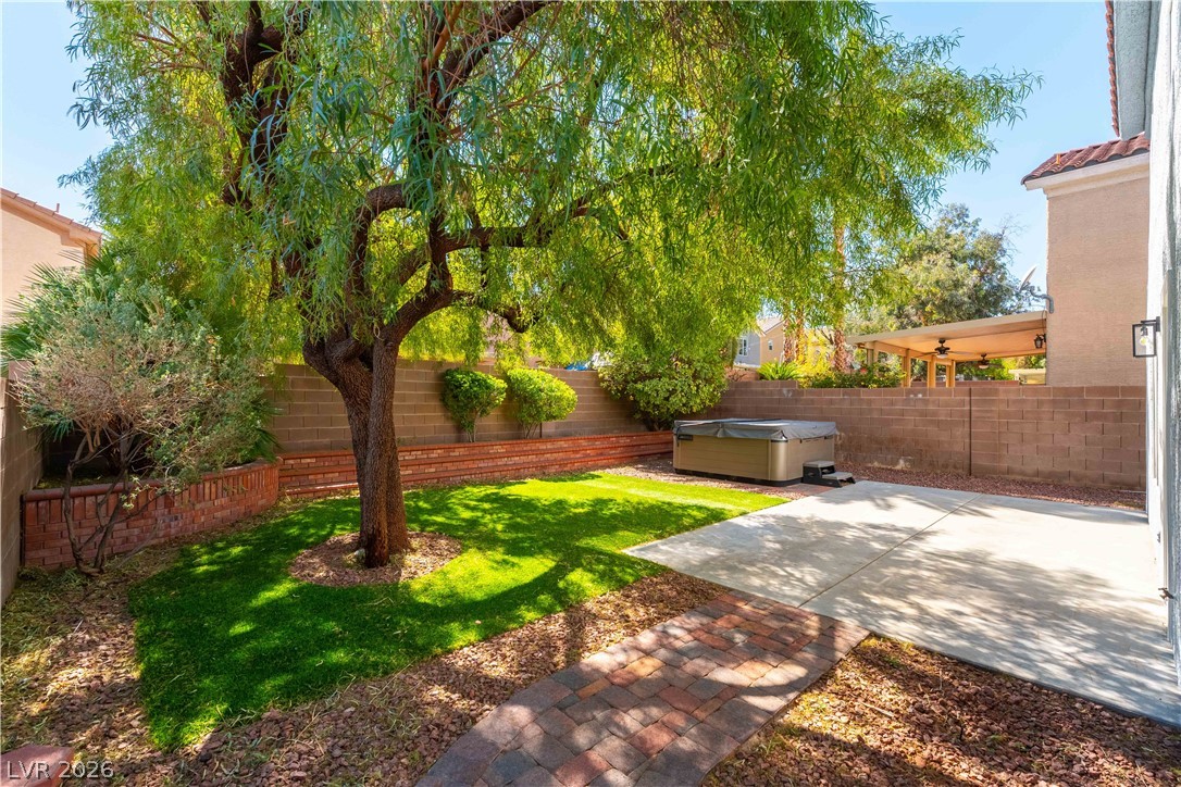 9813 Peseo Cresta Avenue