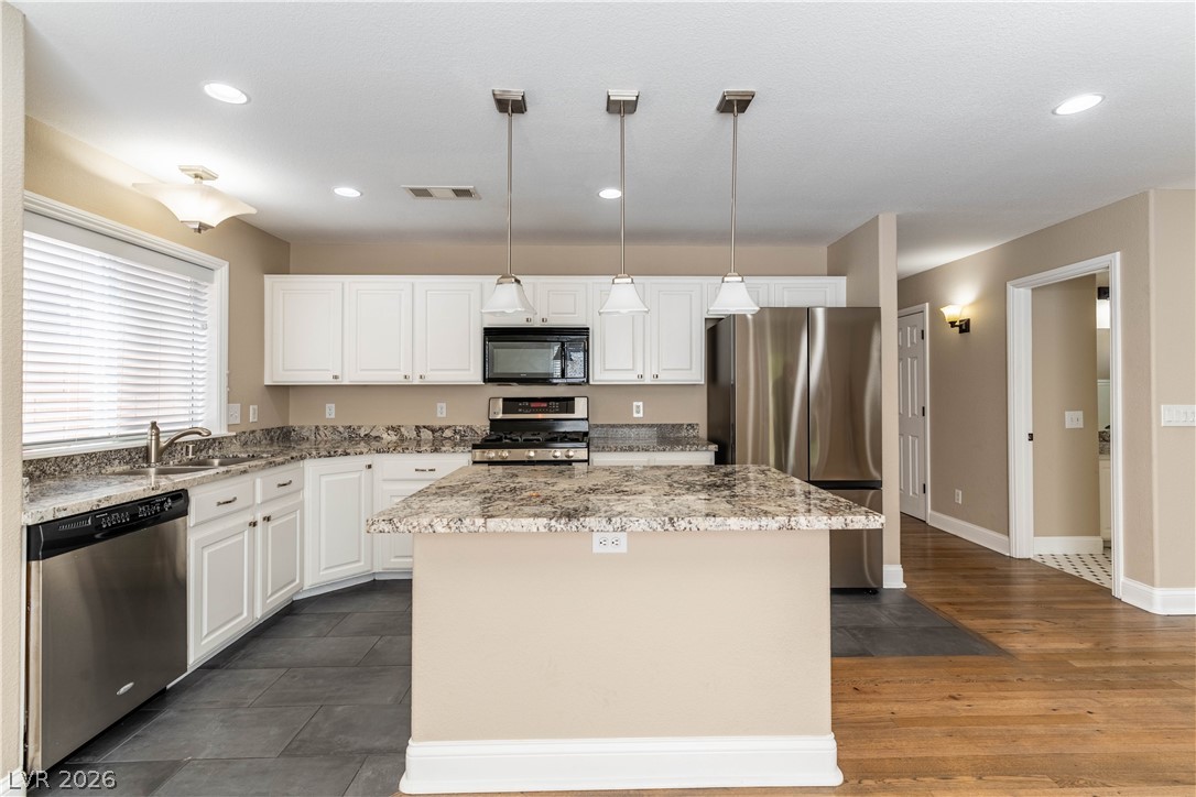 9813 Peseo Cresta Avenue