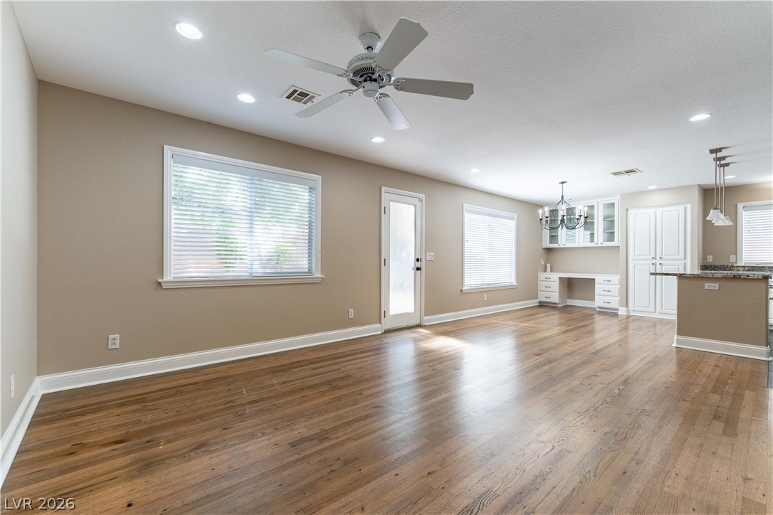 9813 Peseo Cresta Avenue