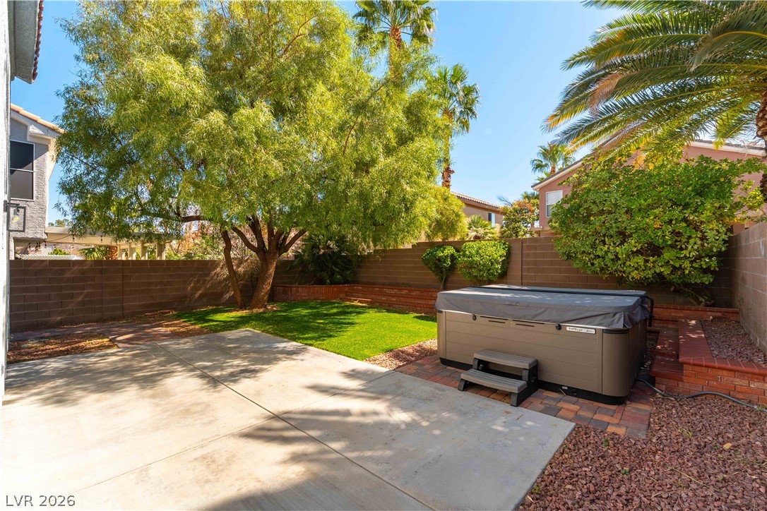 9813 Peseo Cresta Avenue