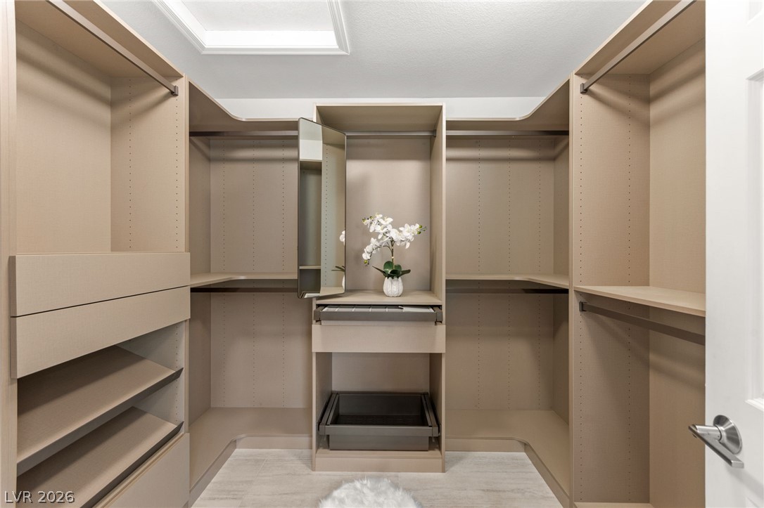 2900 Crown Ridge Drive