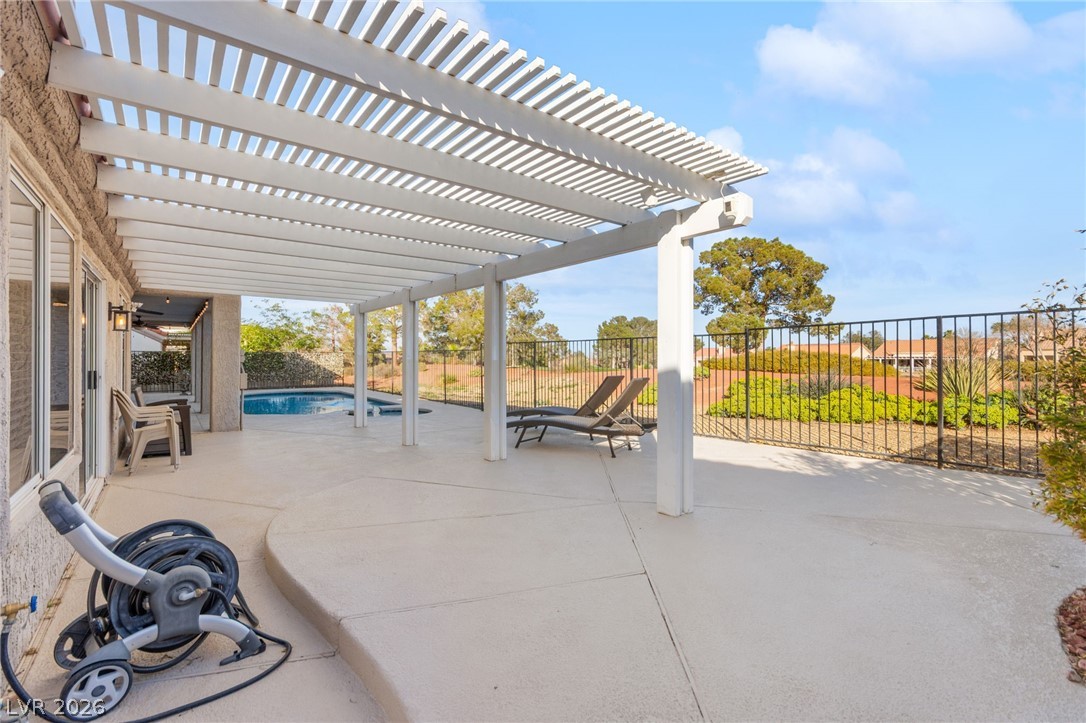 2900 Crown Ridge Drive