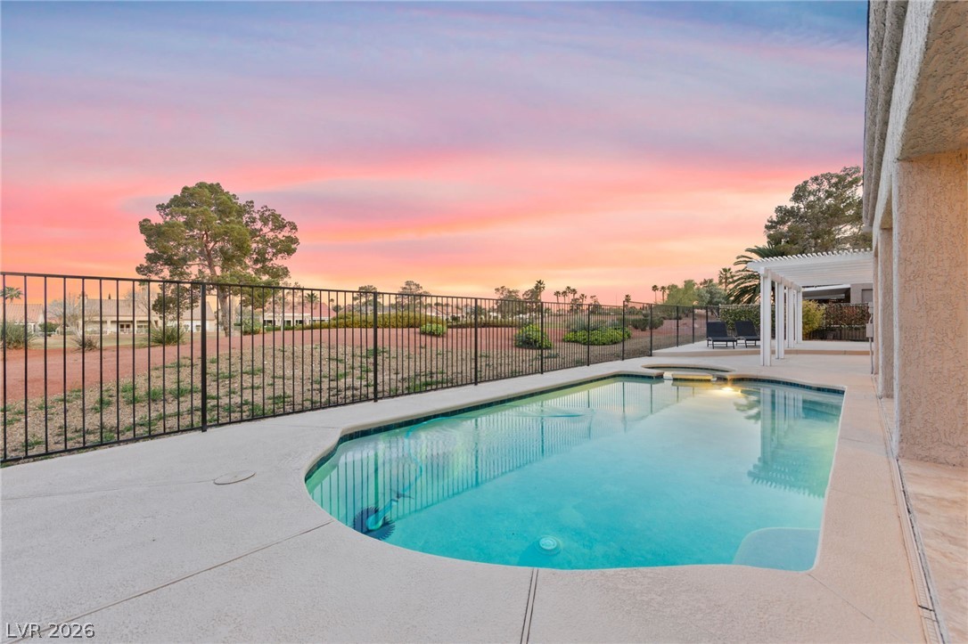 2900 Crown Ridge Drive