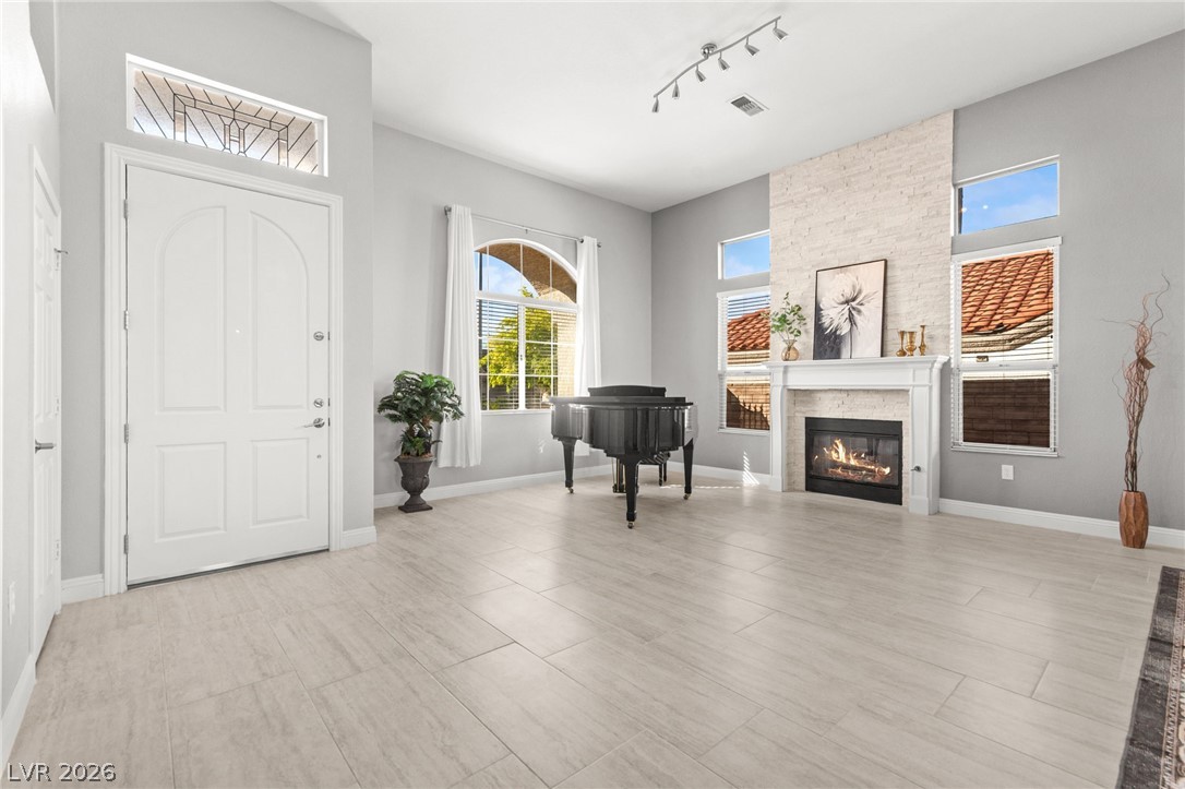 2900 Crown Ridge Drive