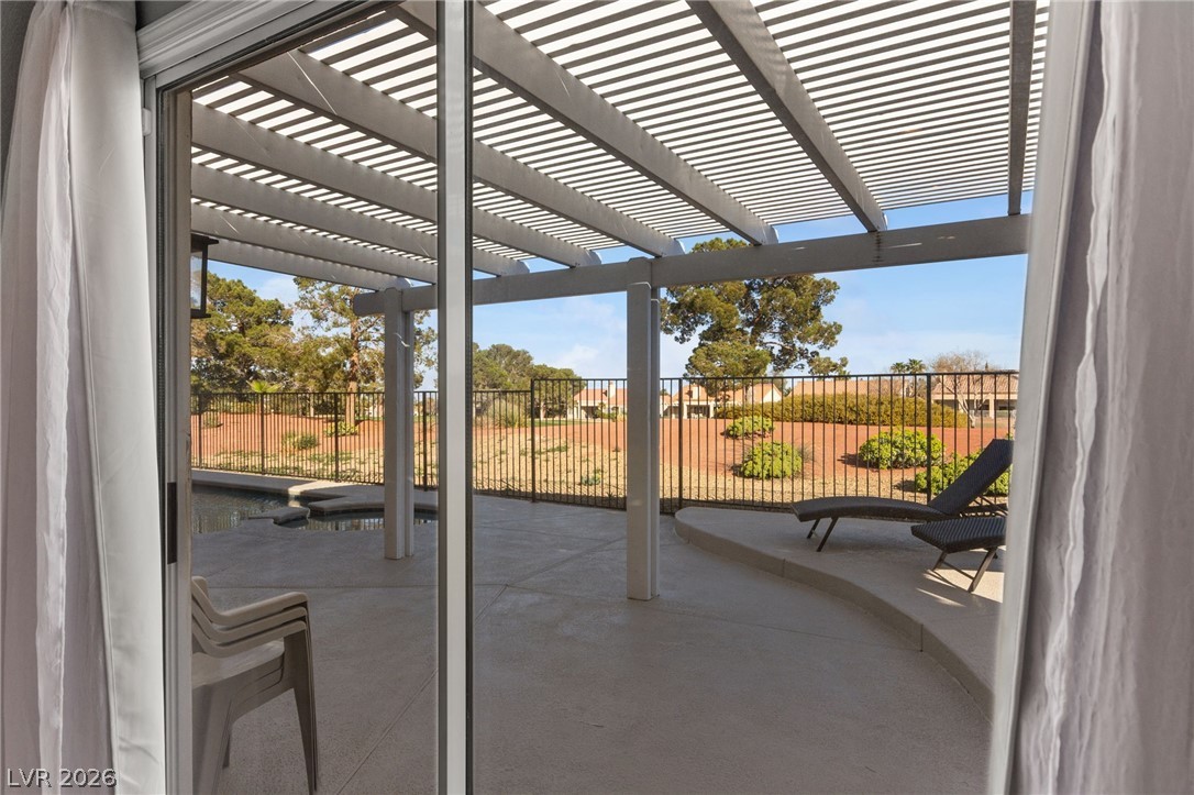 2900 Crown Ridge Drive