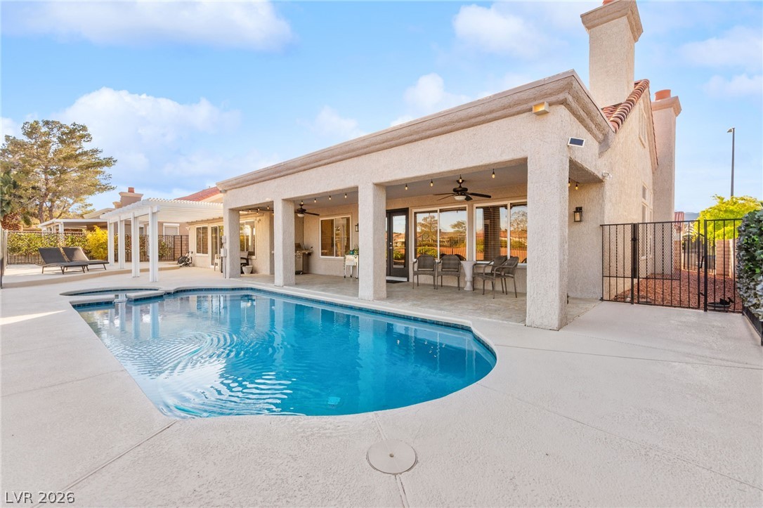 2900 Crown Ridge Drive