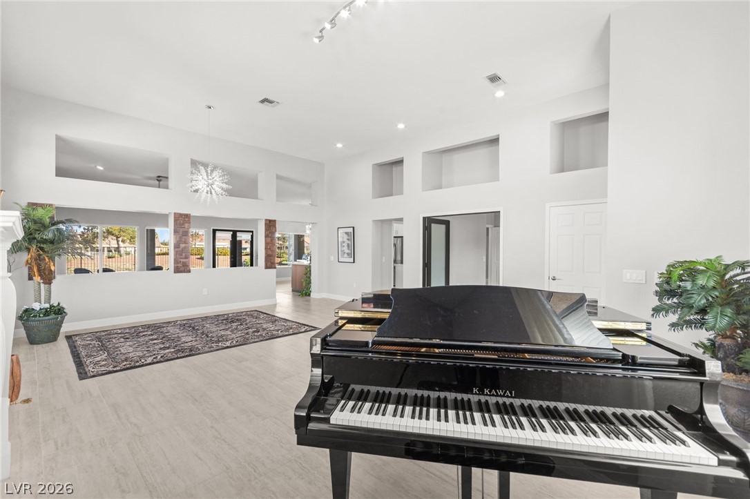 2900 Crown Ridge Drive