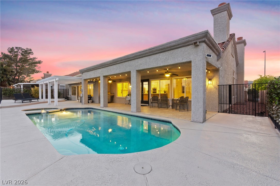 2900 Crown Ridge Drive