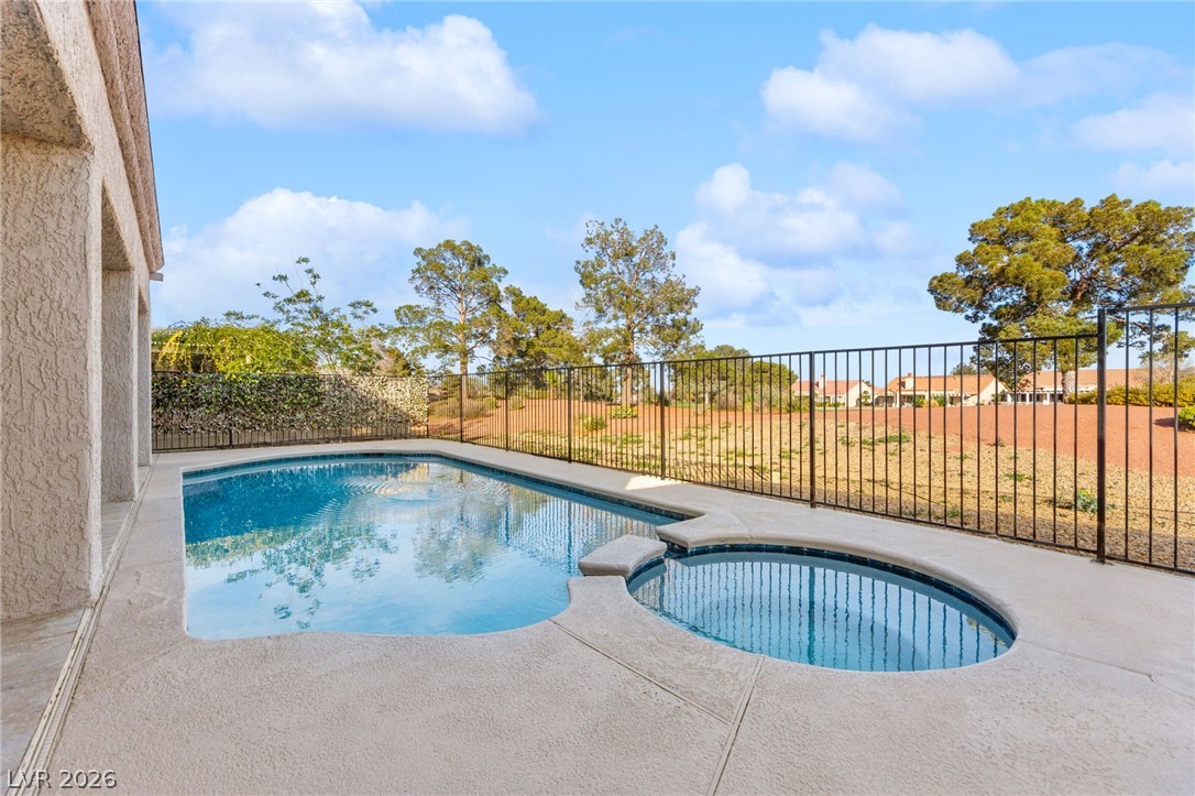 2900 Crown Ridge Drive