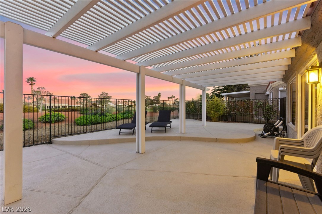 2900 Crown Ridge Drive