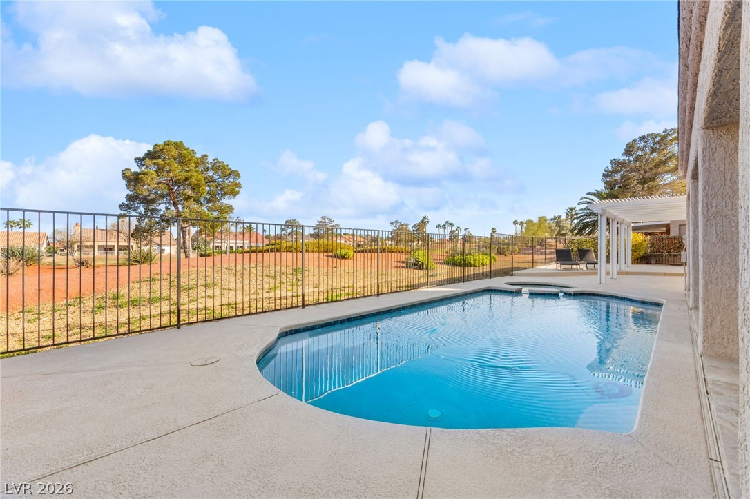 2900 Crown Ridge Drive