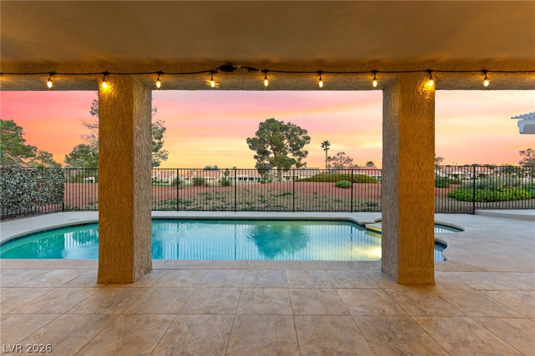 2900 Crown Ridge Drive