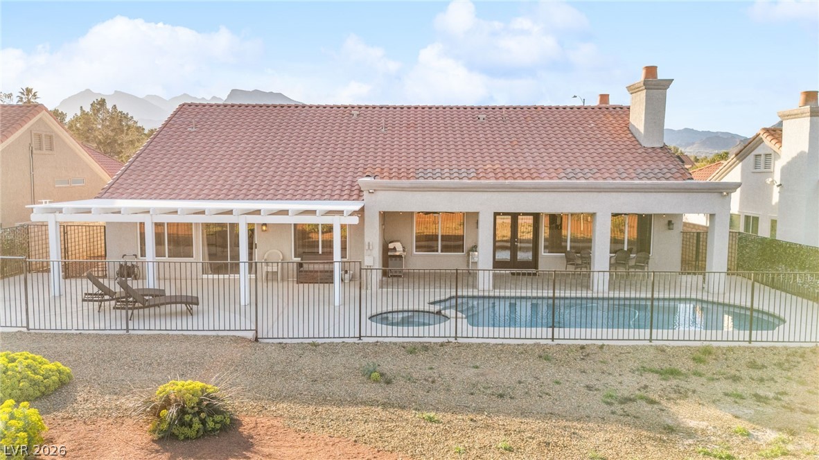 2900 Crown Ridge Drive