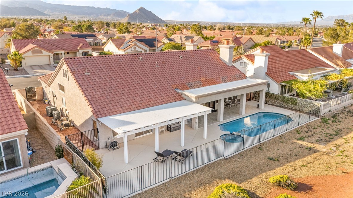 2900 Crown Ridge Drive