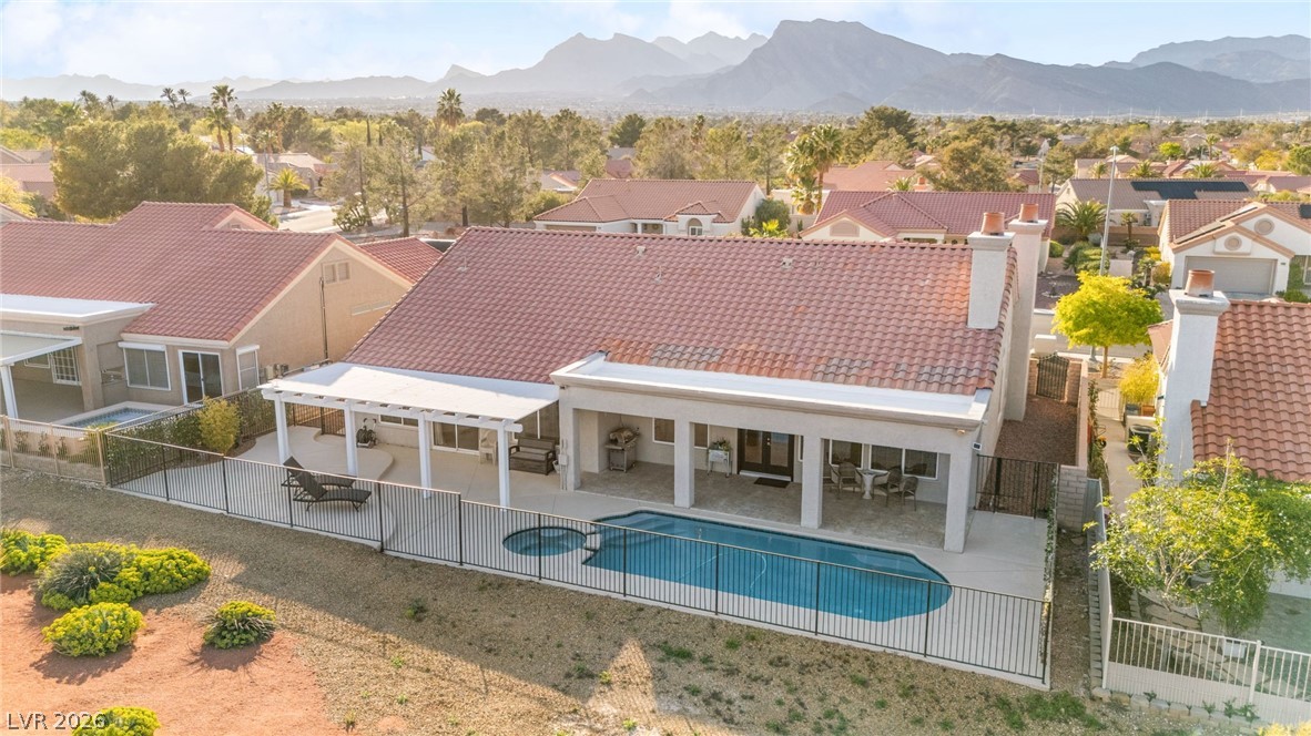 2900 Crown Ridge Drive