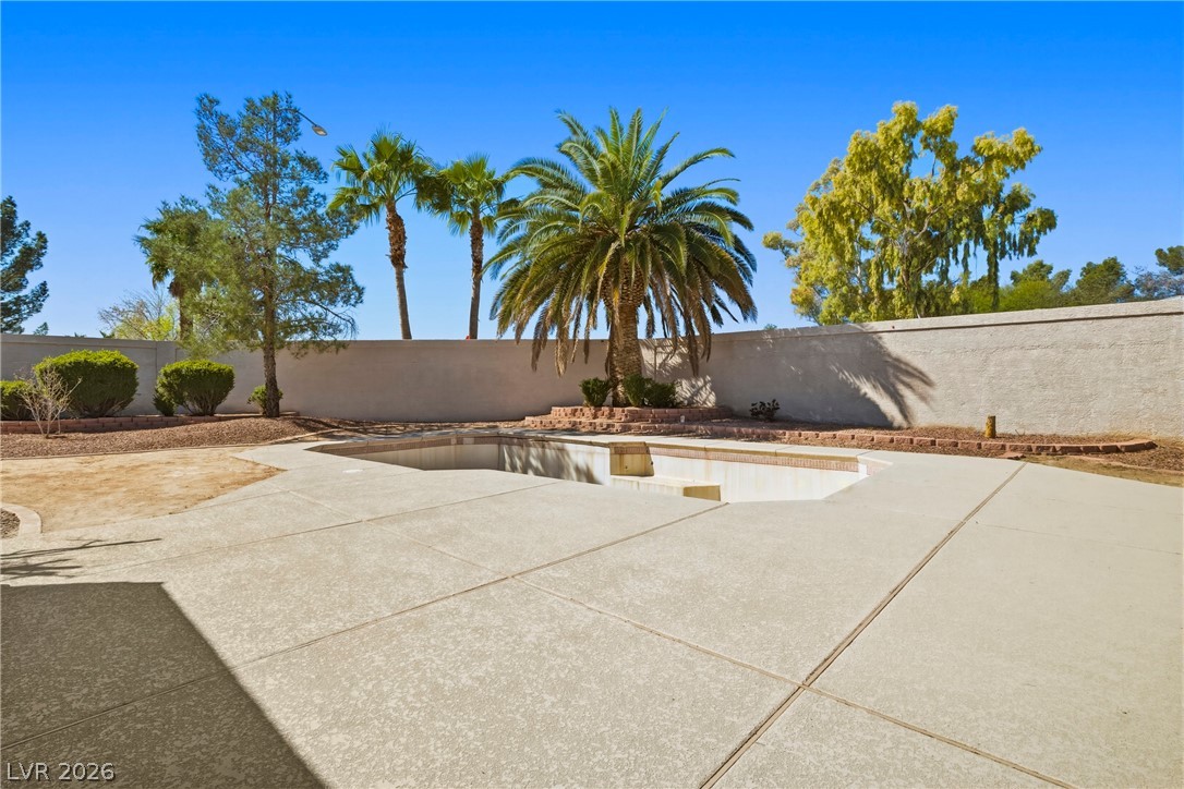 206 East Mesa Verde Lane