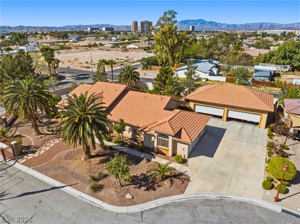 206 East Mesa Verde Lane