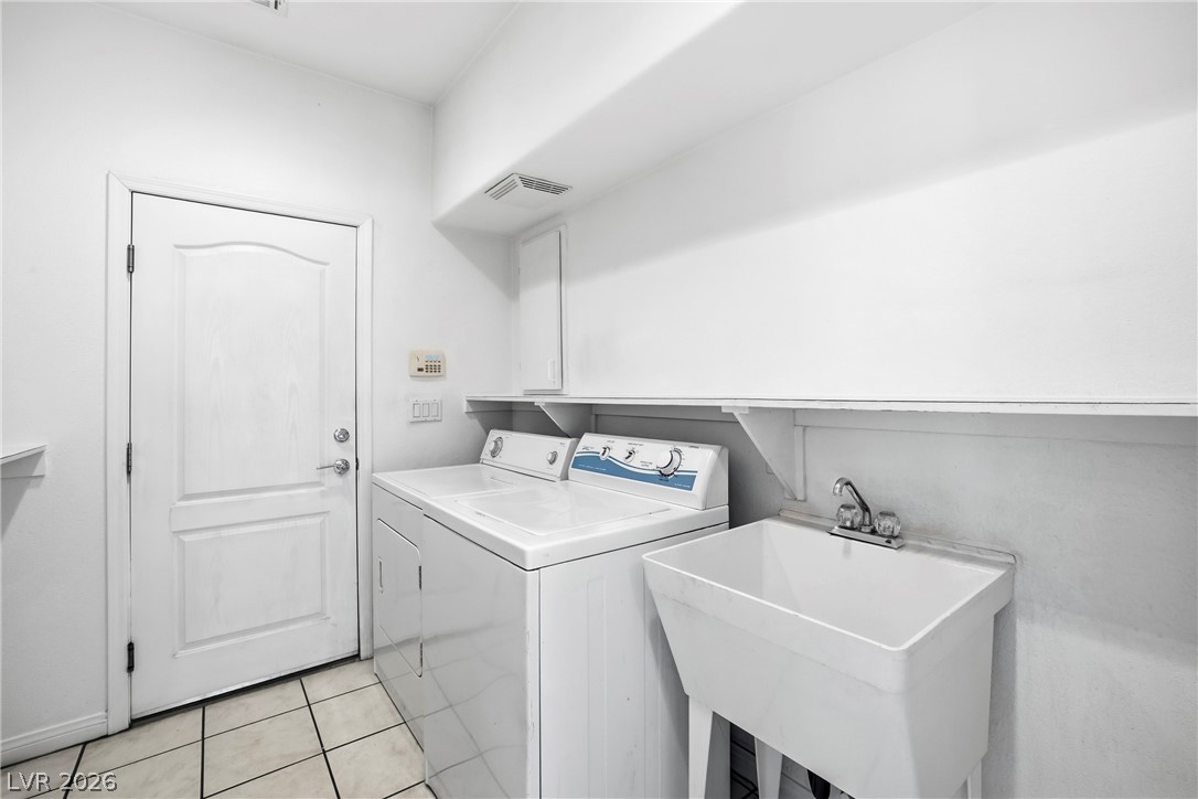 206 East Mesa Verde Lane