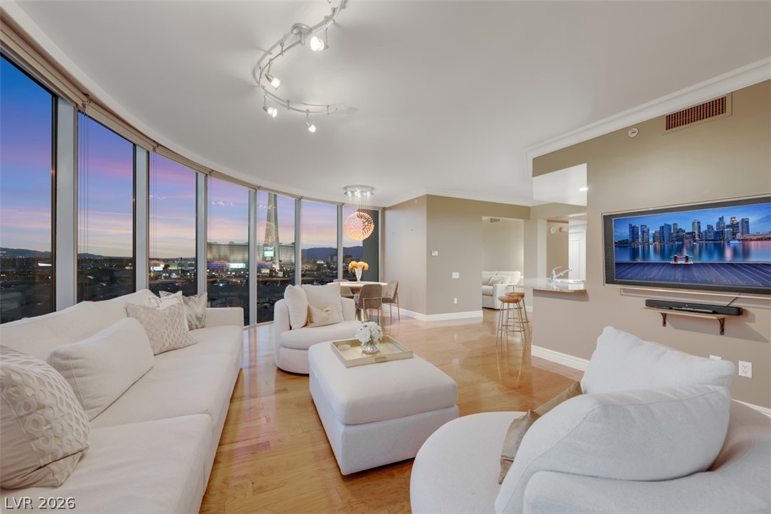 322 Karen Avenue 708