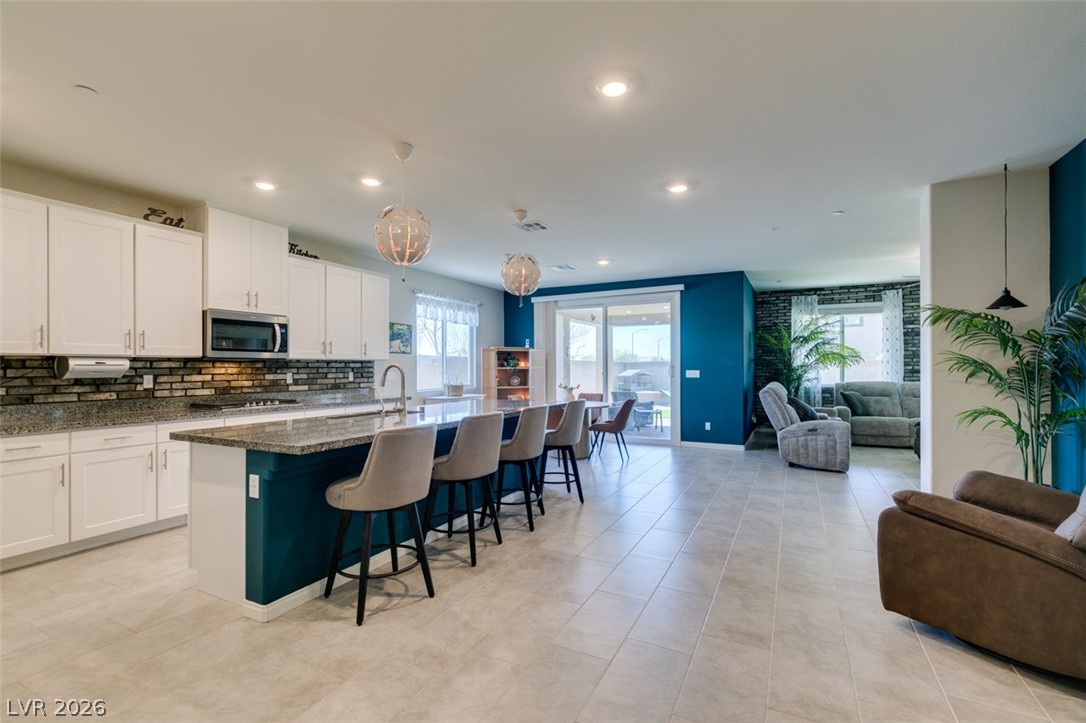 4049 Fossatello Avenue