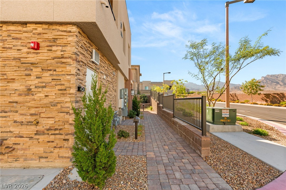 600 North Carriage Hill Drive 2156